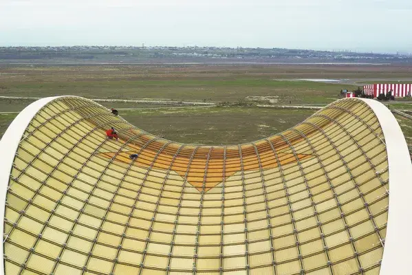 Vue d'ensemble de la structure en métal déployé